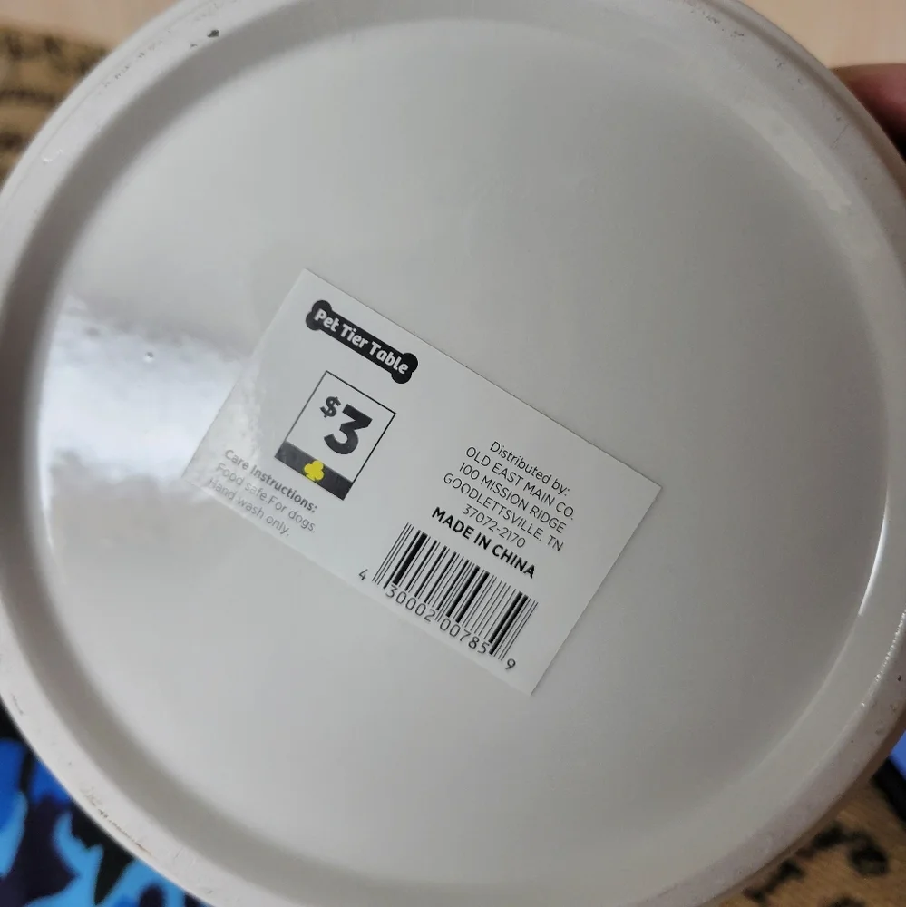 Pet tier table lot of 3 medium dog accessories 2 ceramic bowls and blue bandana